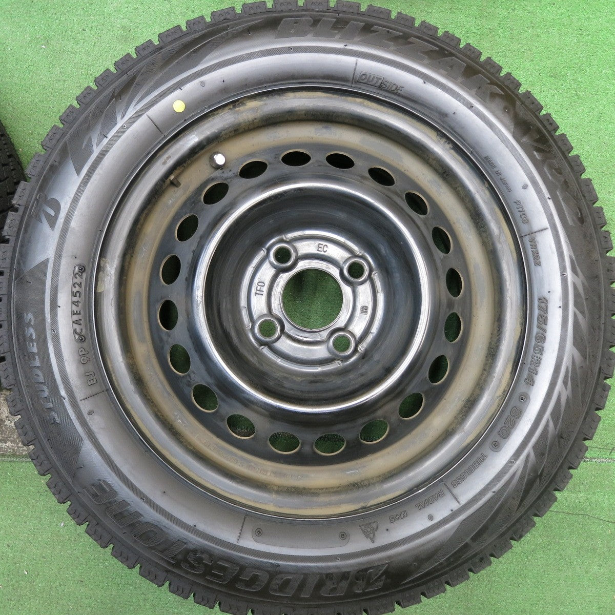 バリ溝！22年！ほぼ10分★スタッドレス 175/65R14 ブリヂストン ブリザック VRX2 スチール ホイール 14インチ PCD100/4H★5070502HAス