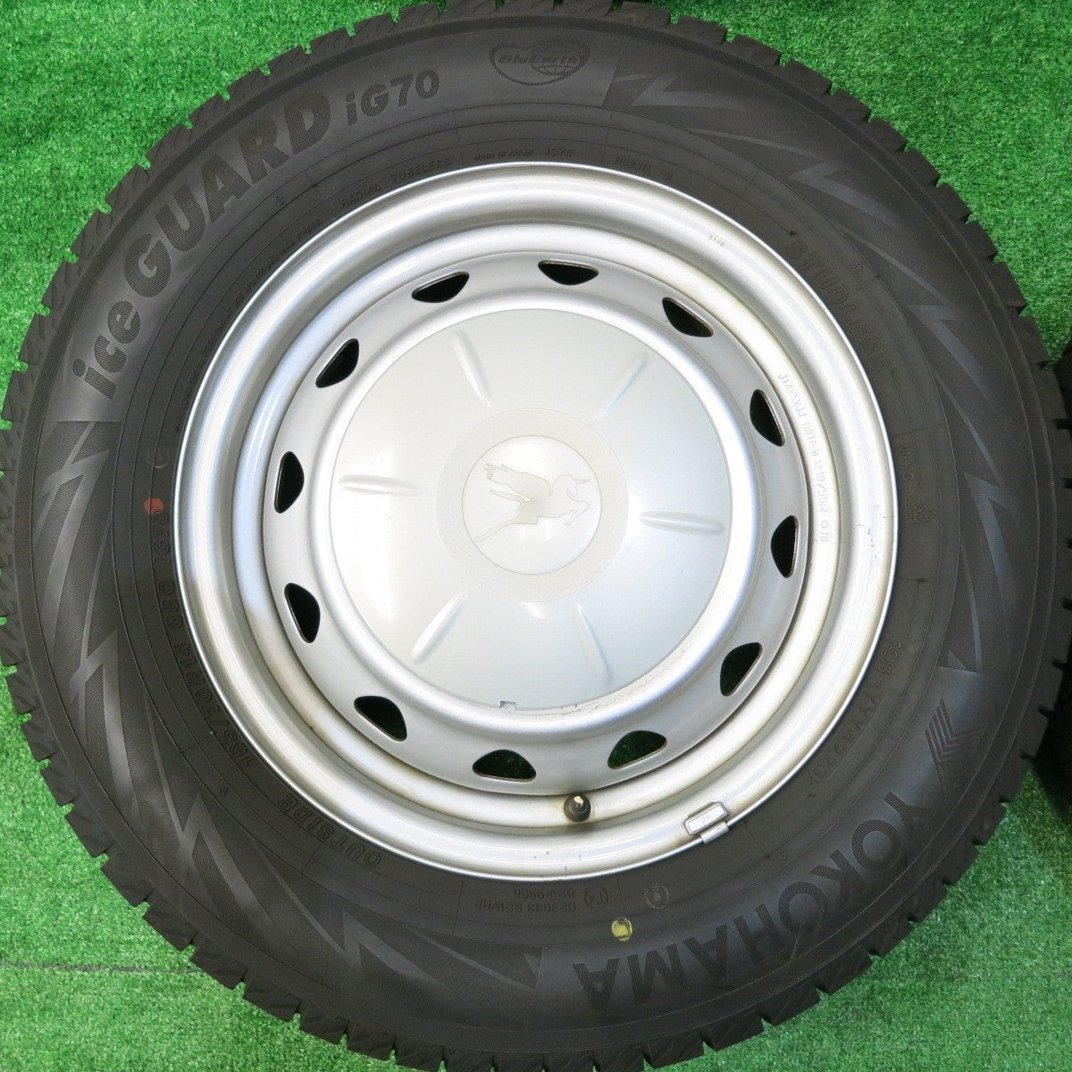 バリ溝！22年！8.5分★スタッドレス 185/70R14 ヨコハマ アイスガード iG70 Carrowin スチール ホイール 14インチ PCD100 114.3/4H マルチ★5110811HAス