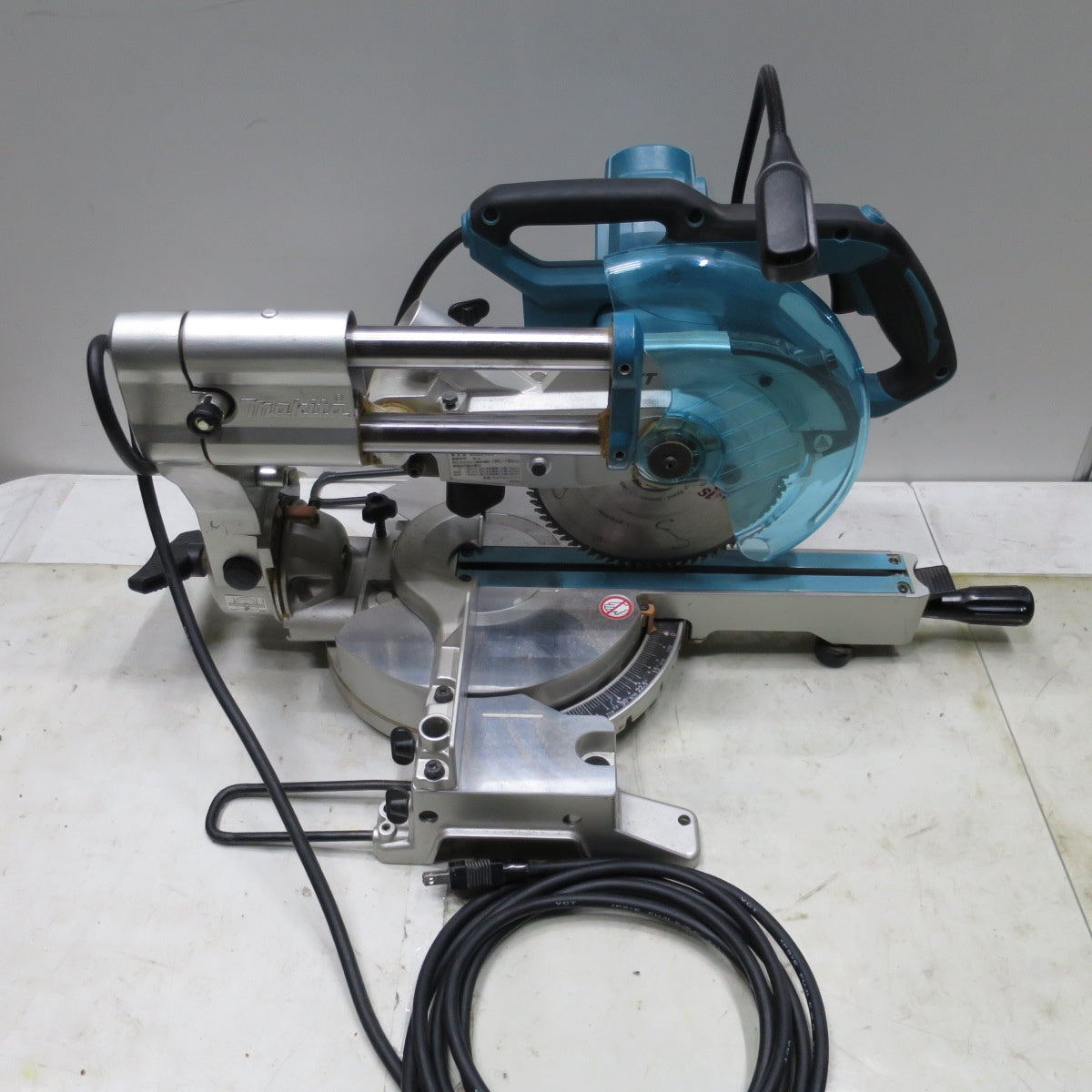 [送料無料] ◆マキタ 190mm スライド マルノコ LS0717FL 電動 工具 切断機 100V 木工用 超硬 丸のこ 丸ノコ 丸鋸 makita◆