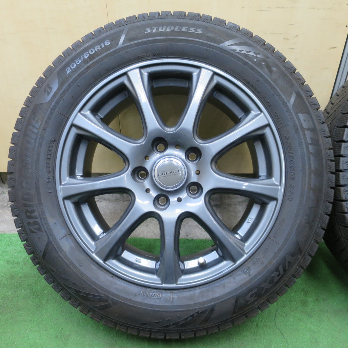 バリ溝！23年！9.5分★スタッドレス 205/60R16 ブリヂストン ブリザック VRX3 DUFACT デュファクト 16インチ PCD114.3/5H★6052003NGス