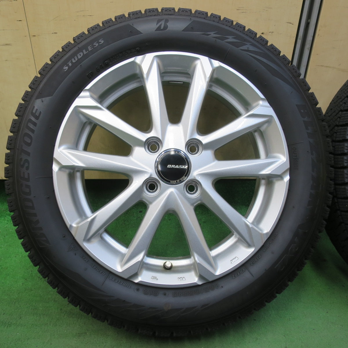 キレイ！23年★スタッドレス 165/65R15 ブリヂストン ブリザック VRX2 QRASIZ KOSEI クレイシズ コーセイ 15インチ タフト ハスラー 等 PCD100/4H★5100601イス