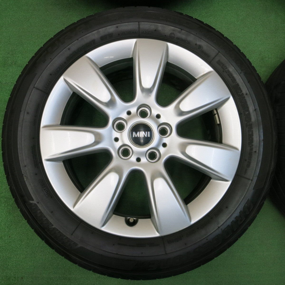 *送料無料* 4本価格★MINI ミニ クロスオーバー 純正 225/55R17 ブリヂストン トランザ R001I 17インチ PCD112/5H★4032601イノ