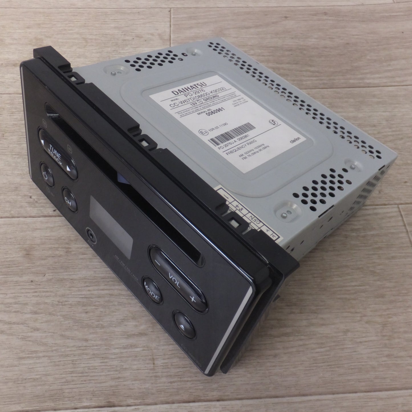[送料無料] ★クラリオン製 ダイハツ 純正 ワイドシンプルCDチューナー CC-W67D 08600-K9032 PD-2976[40]★