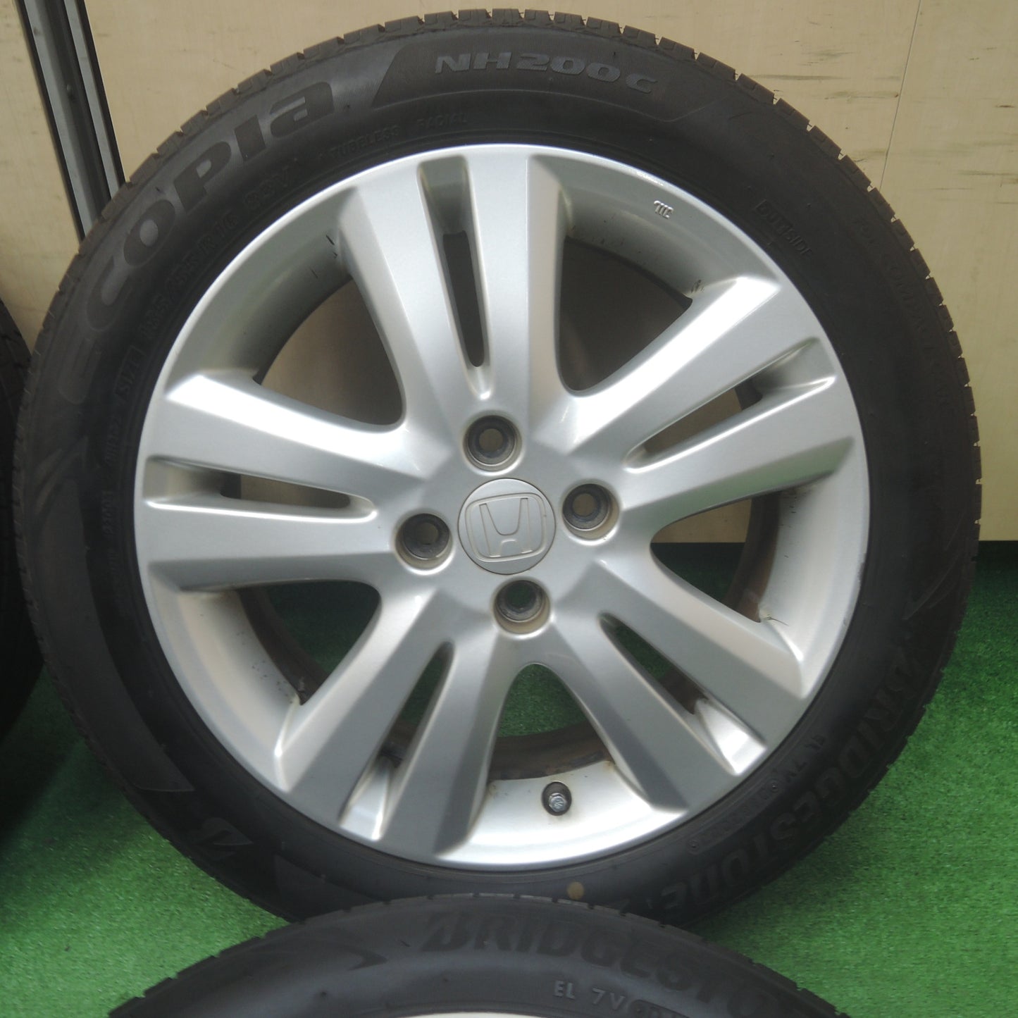 *送料無料* バリ溝！22年！9.5分★ホンダ フィット 純正 185/55R16 ブリヂストン エコピア NH200C 16インチ PCD100/4H★4033002SYノ