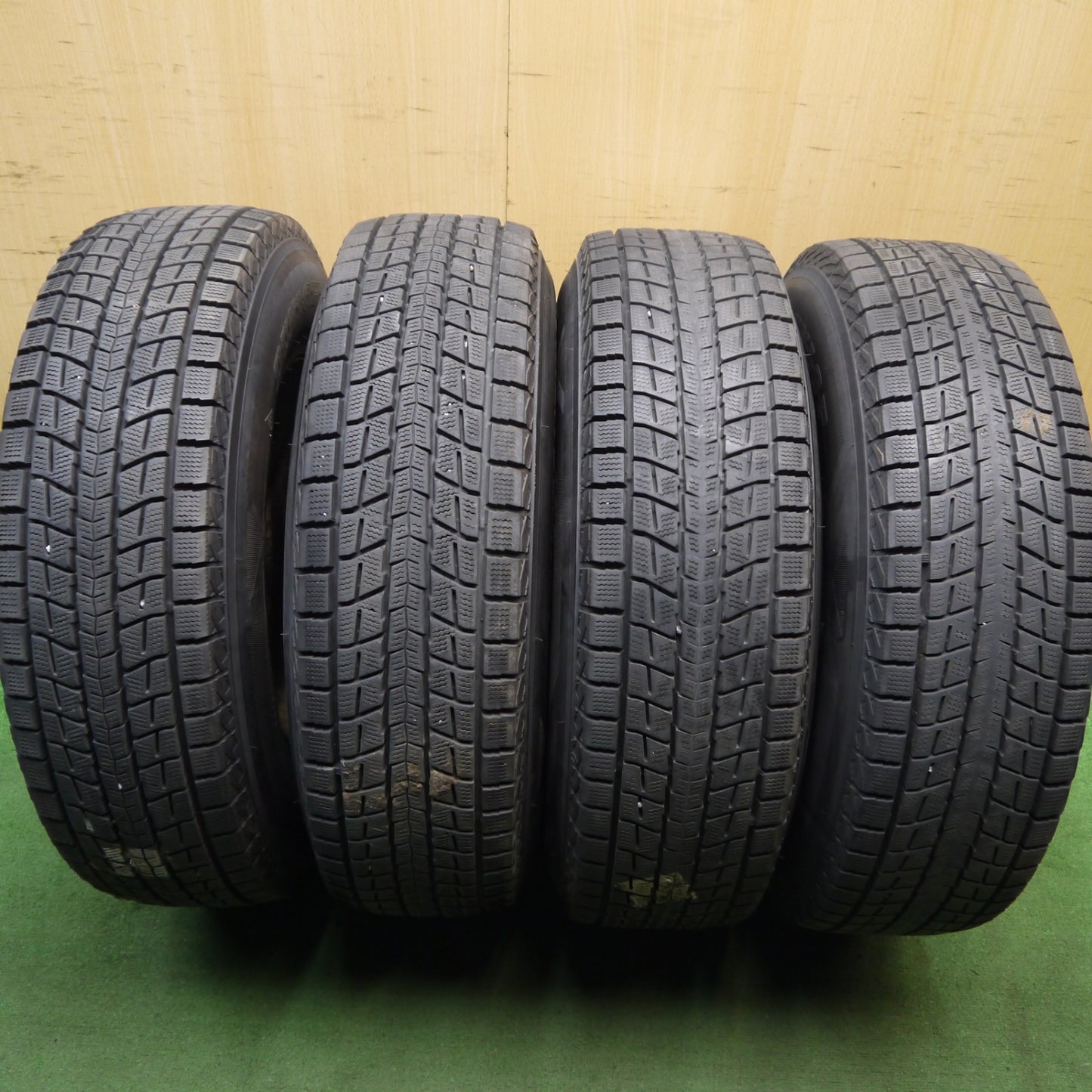 バリ溝！9.5分★スタッドレス 215/80R15 ダンロップ ウインターマックス SJ8 TOPY スチール 15インチ PCD139.7/6H★5071504Hス