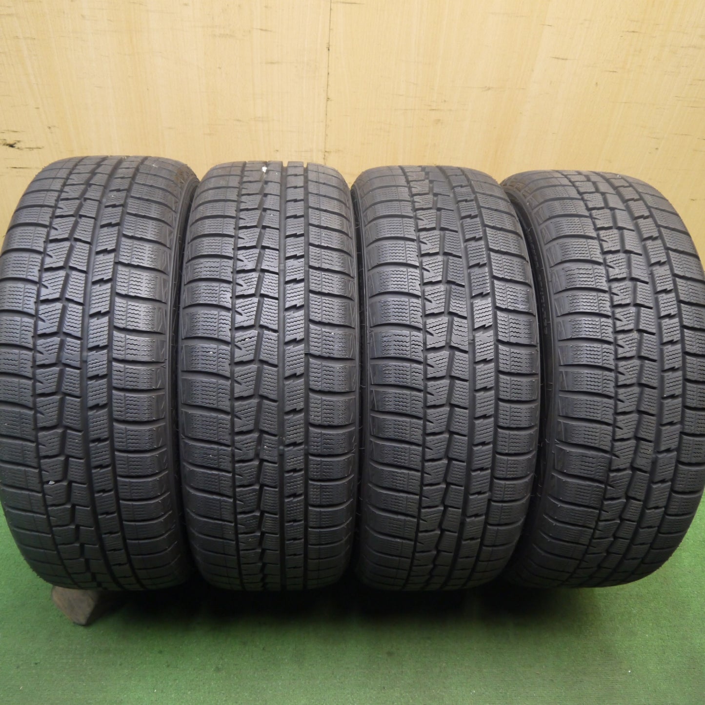 キレイ！★ワーゲン 等 205/55R16 スタッドレス ダンロップ ウインターマックス WM01 DSST EURO FORSCH★3091205Hス