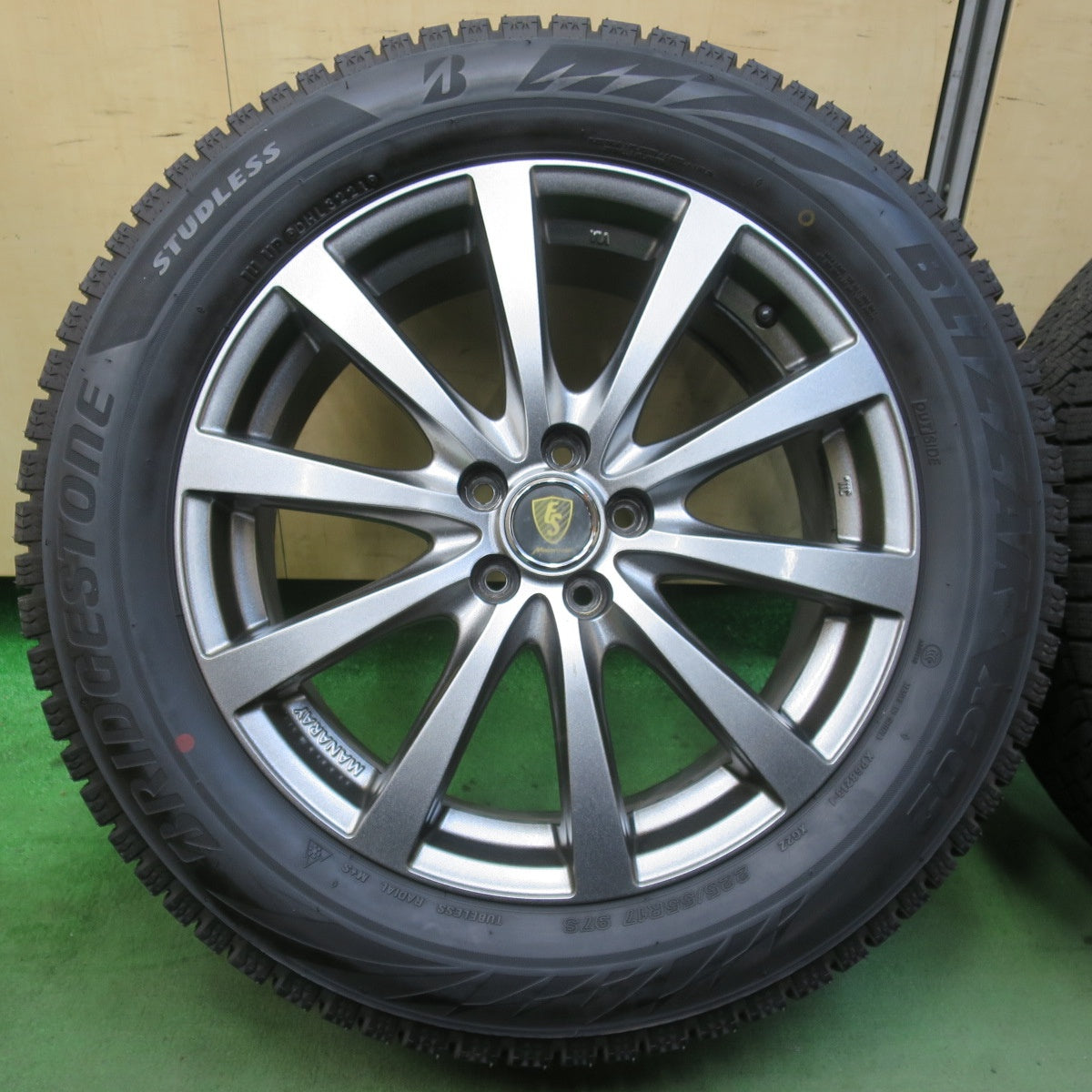 バリ溝！21年！キレイ！9.5分★インプレッサ 等 225/55R17 スタッドレス ブリヂストン ブリザック XG02 MANARAY SPORT マナレイ スポーツ 17インチ PCD100/5H★5112102イス
