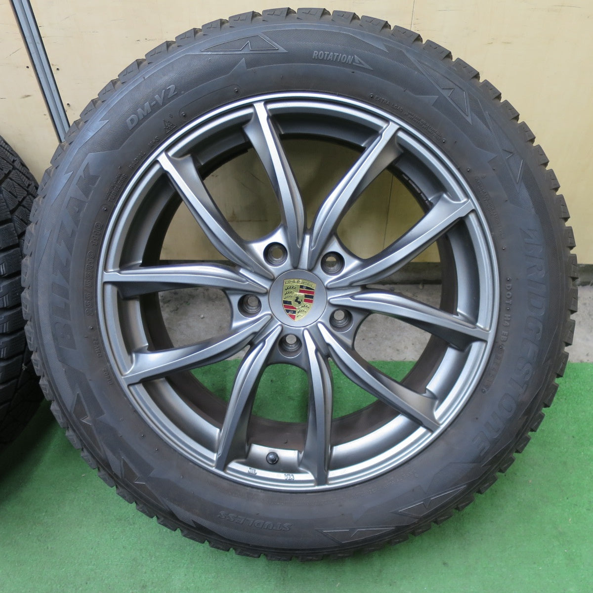 キレイ★ポルシェ 等 255/55R19 スタッドレス ブリヂストン ブリザック DM-V2 社外 アルミ 19インチ PCD130/5H★6013112ナス