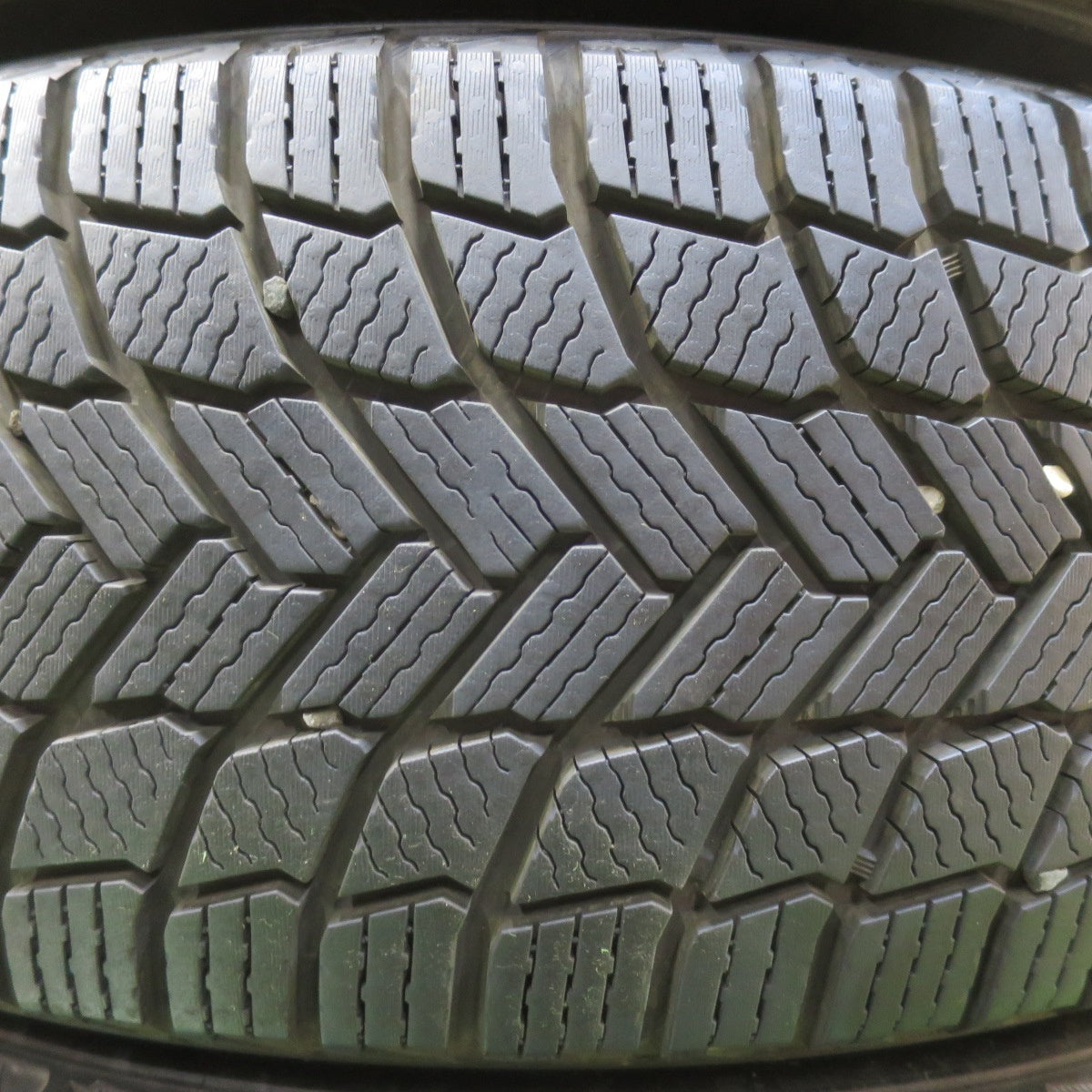 [送料無料] バリ溝！22年！9.5分以上★スタッドレス 225/60R18 ミシュラン X-ICE SNOW タイヤ 18インチ アルファード ヴェルファイア ハリアー RAV4 等★5011102イスタ