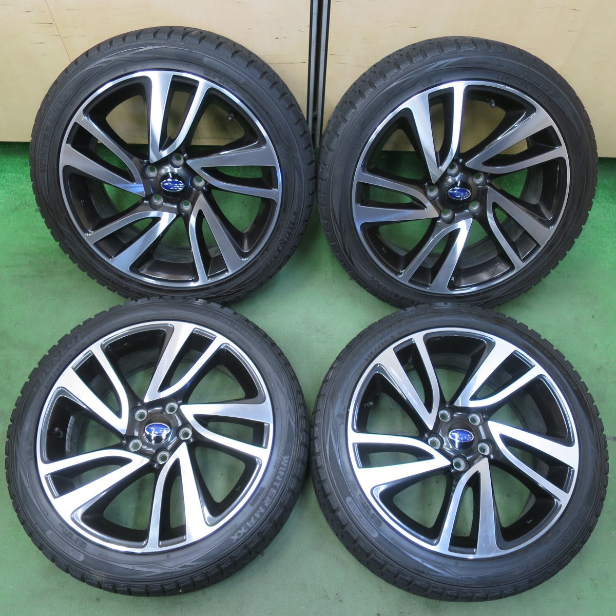 バリ溝！8.5分★スバル レヴォーグ 純正 225/45R18 スタッドレス ダンロップ ウインターマックス WM01 18インチ PCD114.3/5H★5111504イス