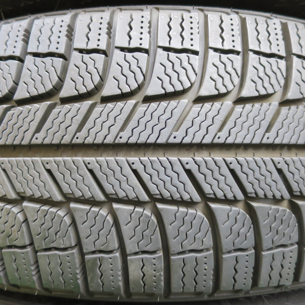 [送料無料] バリ溝！キレイ！9.5分★アウディ Q3 純正 215/65R17 スタッドレス ミシュラン X-ICE XI3 17インチ PCD112/5H★4111801イス