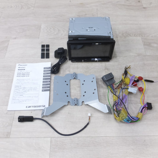 [送料無料] キレイ! 付属品付き◆パイオニア カーナビ カロッツェリア 楽ナビ 180mm AVIC-RZ812-D AV 一体型 メモリーナビゲーション 2021年版 地図データ◆