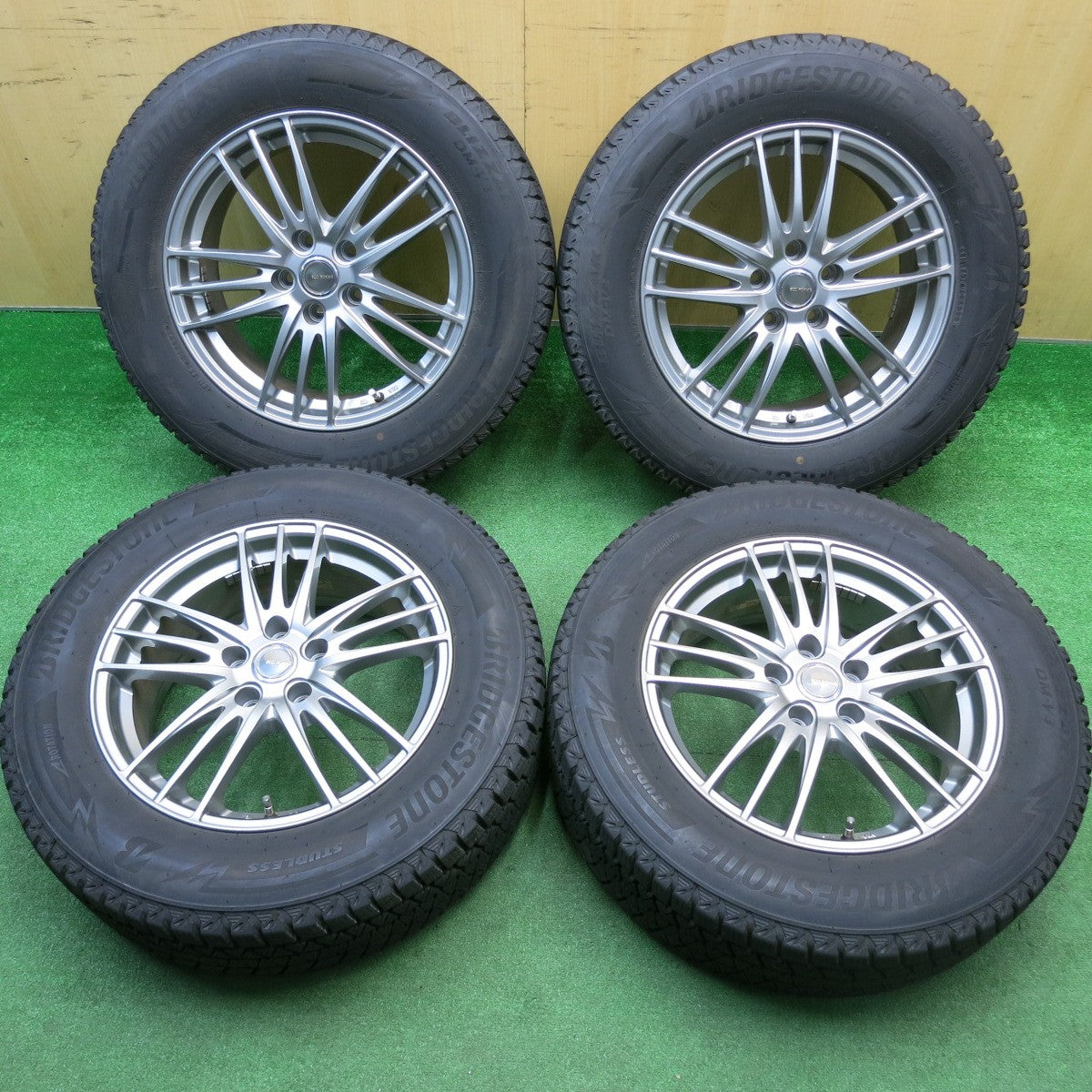 バリ溝！21年！キレイ！9分★スタッドレス 225/65R17 ブリヂストン ブリザック DM-V3 ECO FORME エコフォルム 17インチ PCD114.3/5H★5120405HAス