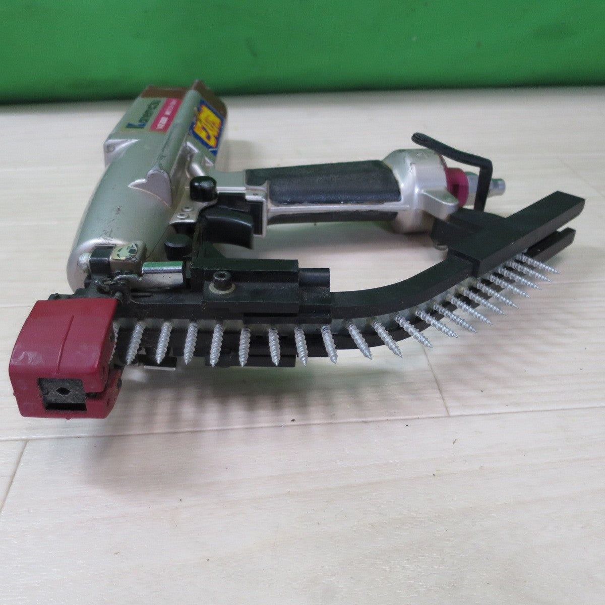 [送料無料] ☆兼松 ビス打ち機 VZ-232 連結ビス 25～32mm ビス打機 エアー ツール 工具 カネマツ ネジ 打機 ねじ 打ち機 kanematsu☆