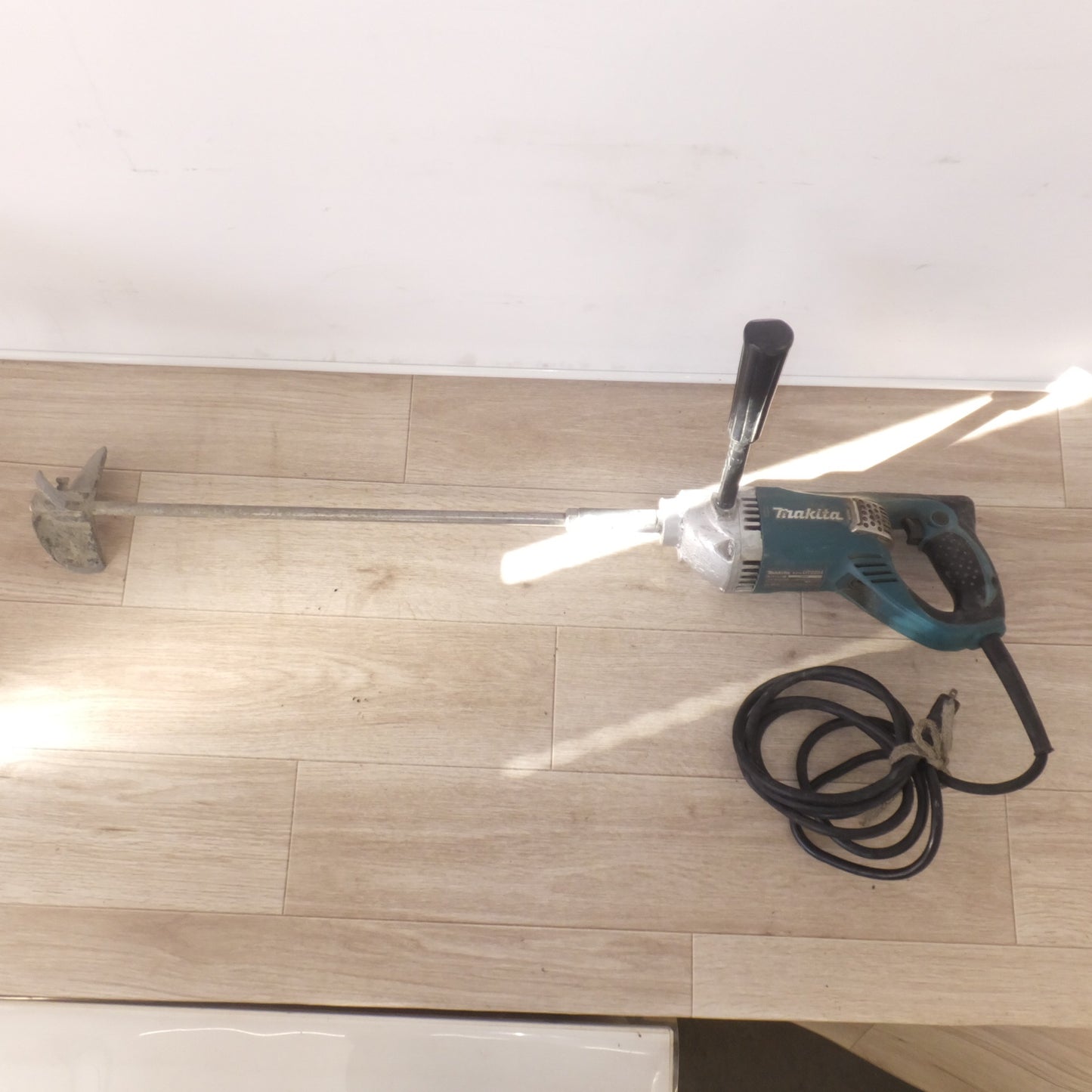 [送料無料] ★マキタ makita カクハン機 UT2204　100V 9A 50-60Hz 850W★