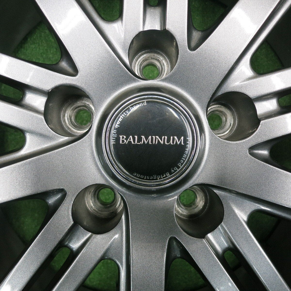 バリ溝！21年！キレイ！9分★スタッドレス 225/60R17 ブリヂストン ブリザック VRX3 BALMINUM バルミナ 17インチ PCD114.3/5H★4112705TNス
