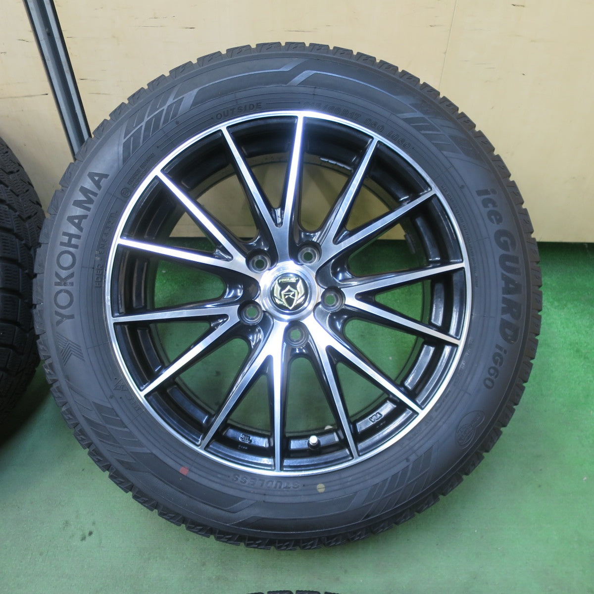 バリ溝！21年！キレイ！9分★スタッドレス 215/60R17 ヨコハマ アイスガード iG60 RiZLEY ライツレー 17インチ PCD114.3/5H★5112810TTス