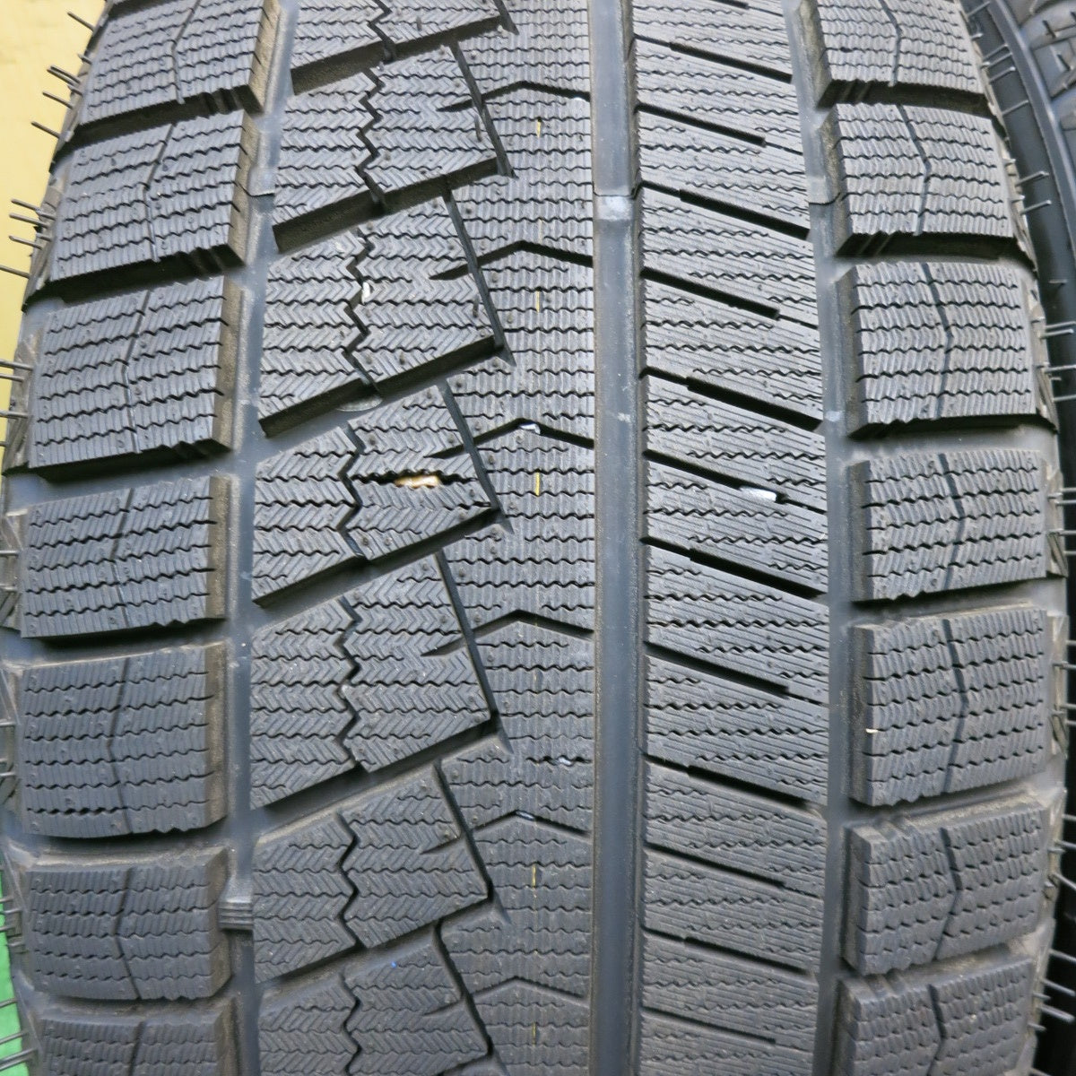 タイヤほぼ未使用！24年！キレイ★スタッドレス CROSS SPEED RS9 HYPER Edition 245/45R18 ネクセン ウィンガード アイス2 クロススピード 18インチ PCD114.3/5H★5052309AKス