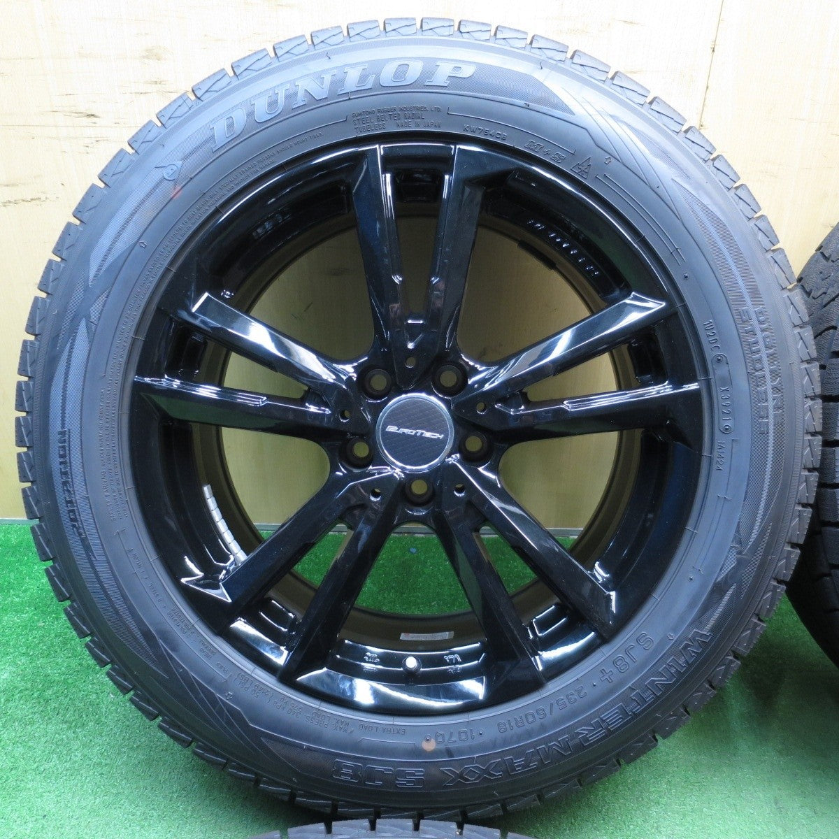 タイヤほぼ未使用！21年！キレイ★アウディ Q5 等 EUROTECH GAYA SOLI 235/60R18 スタッドレス ダンロップ ウインターマックス SJ8 ユーロテック ガヤ ソリ PCD112/5H★5040101KKス