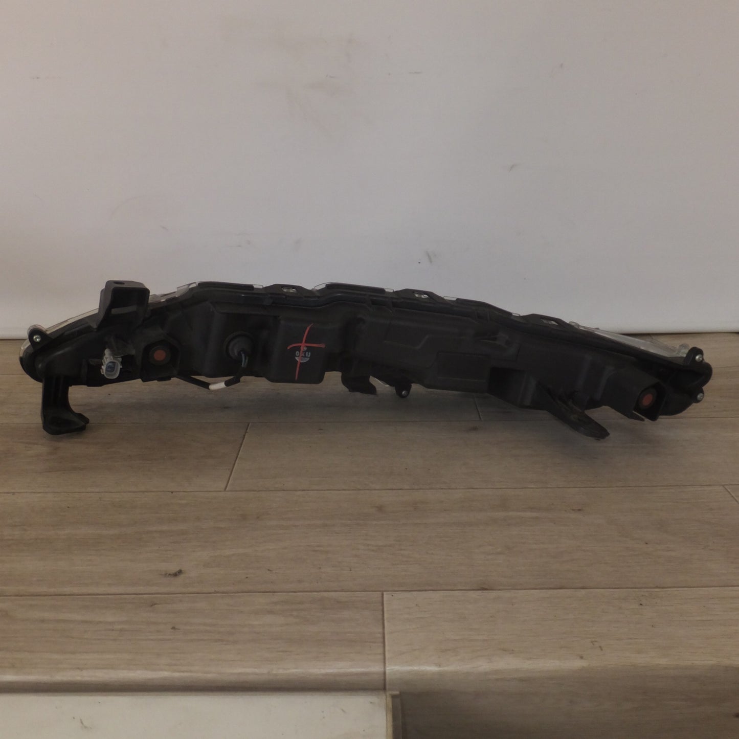 [送料無料] 現状品★三菱 MITSUBISHI 純正 デリカ D:5 CV1W ポジションランプ クリアランスランプ KOITO 212-67120 右 ステー割れ★