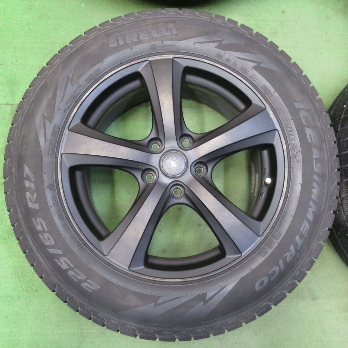 4本価格★CEREBRO 225/65R17 スタッドレス ピレリ アイスアシンメトリコ セレブロ 17インチ PCD114.3/5H★5071205イス