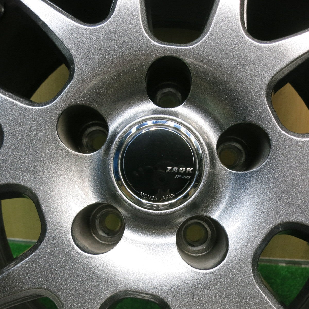 バリ溝！23年！キレイ！9.5分★スタッドレス 225/65R17 トーヨー ウインター トランパス TX ZACK JP-205 MONZA 17インチ PCD114.3/5H★5041803TNス