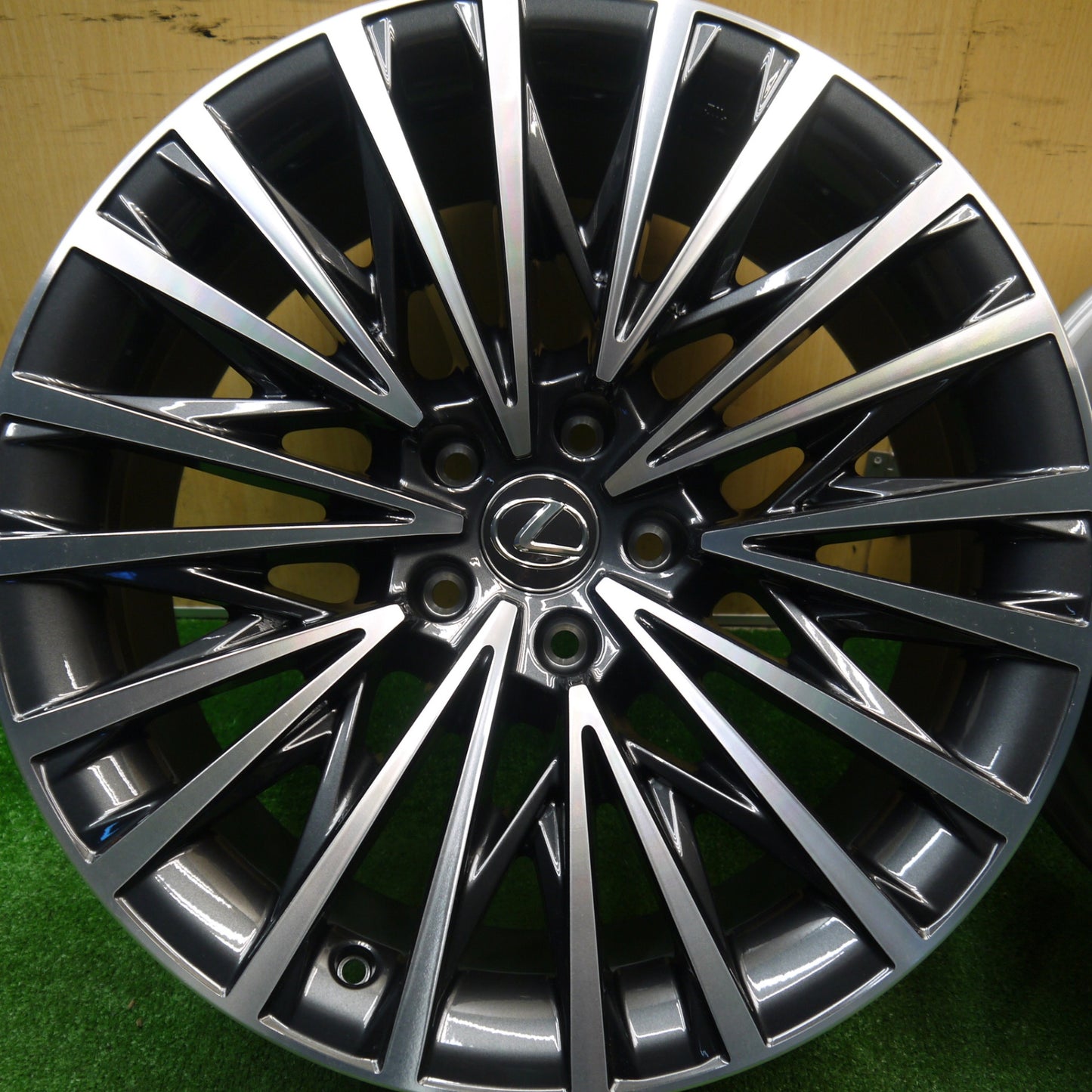 新車外し★レクサス LS Fスポーツ 純正 ホイール 20インチ 20×8.5J PCD120/5H★5111704Hホ