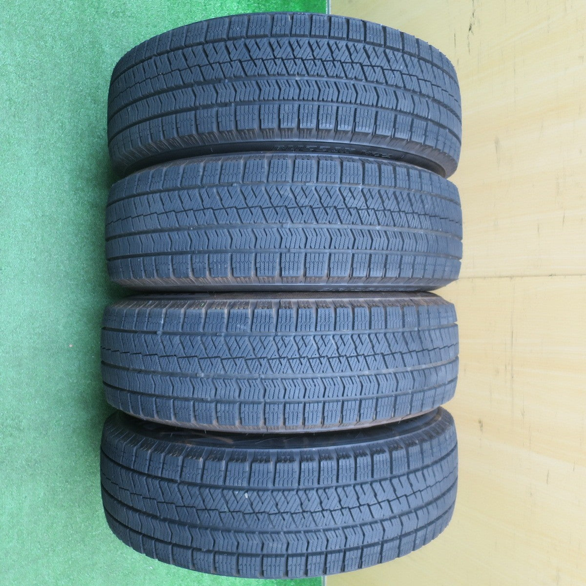 バリ溝！キレイ！8.5分★スタッドレス 195/65R16 ブリヂストン ブリザック VRX2 BALMINUM バルミナ 16インチ PCD100/4H★5111302NJス