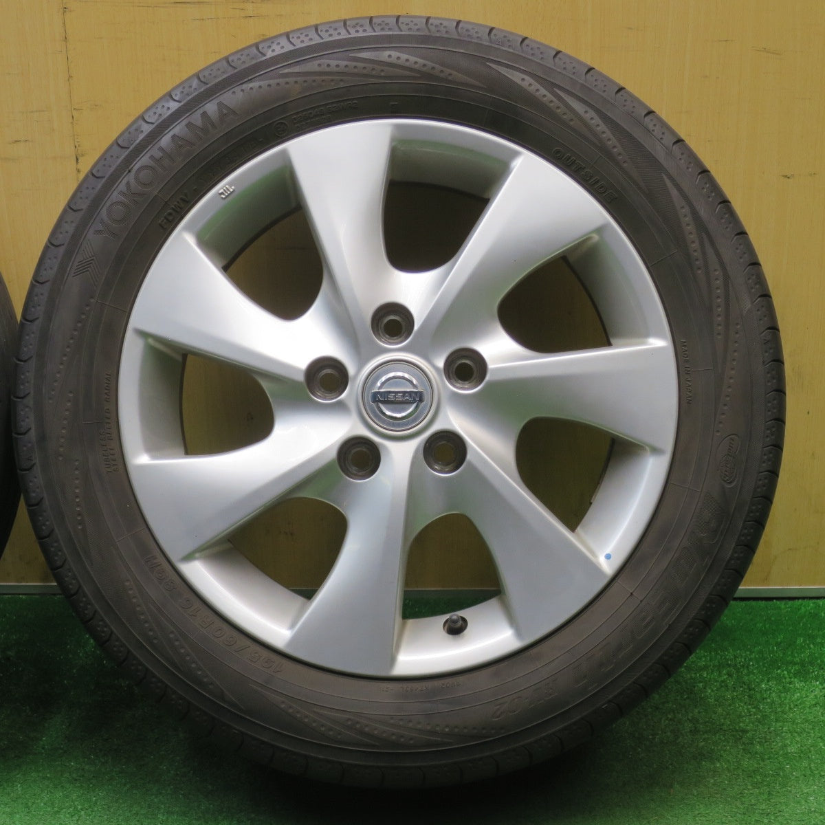 4本価格★日産 C26 セレナ 純正 195/60R16 ヨコハマ ブルーアース RV-02 16インチ PCD114.3/5H★5121810NJノ