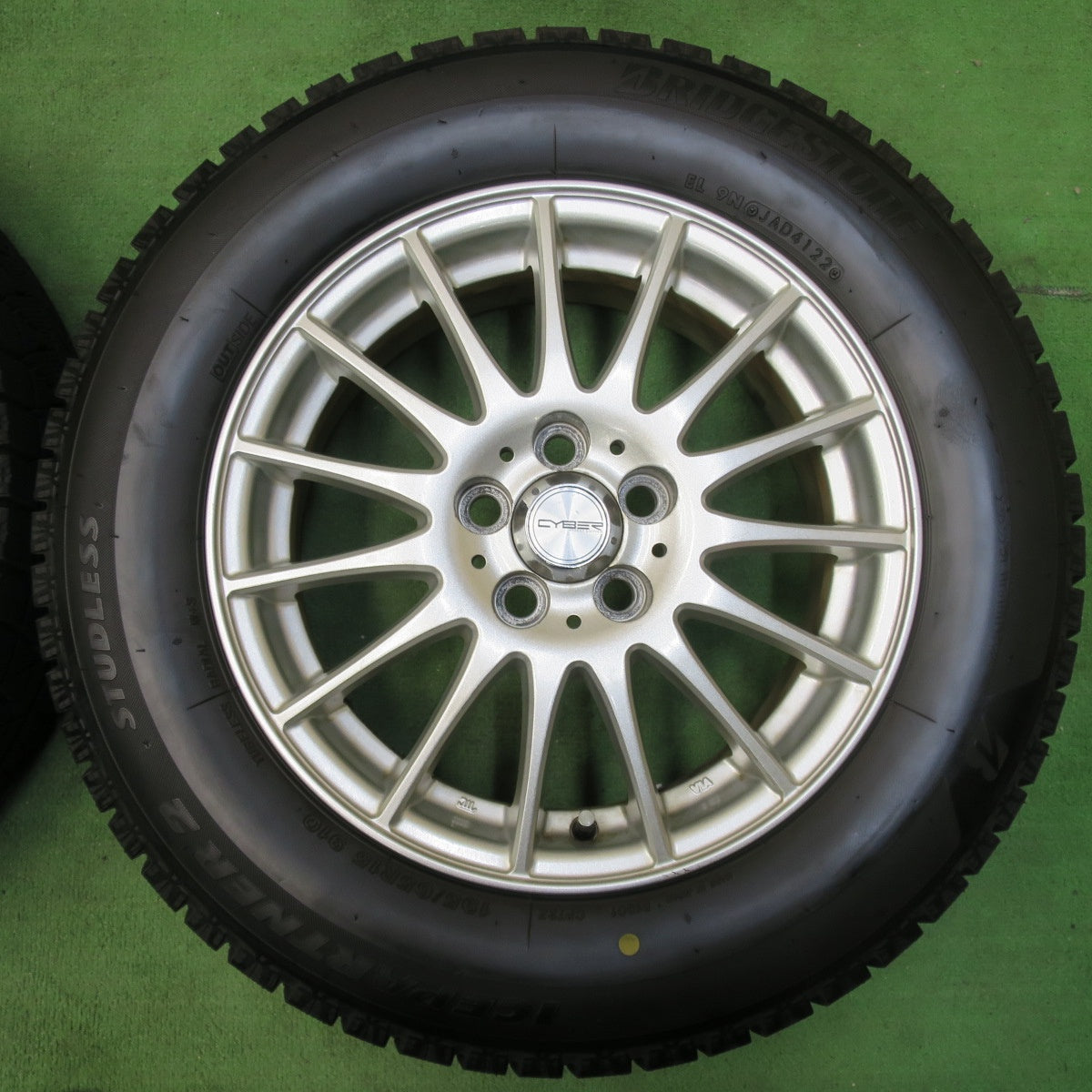 [送料無料] バリ溝！22年！9.5分★プリウス 等 195/65R15 スタッドレス ブリヂストン アイスパートナー2 CYBER 15インチ PCD100/5H★5010412イス