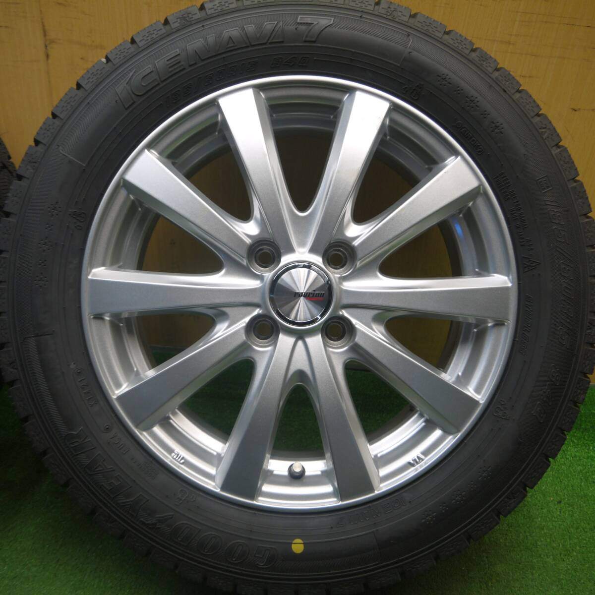 バリ溝！21年！キレイ！ほぼ10分★スタッドレス 185/60R15 グッドイヤー アイスナビ7 ravrion RS01 ラブリオン 15インチ PCD100/4H★5021904Hス