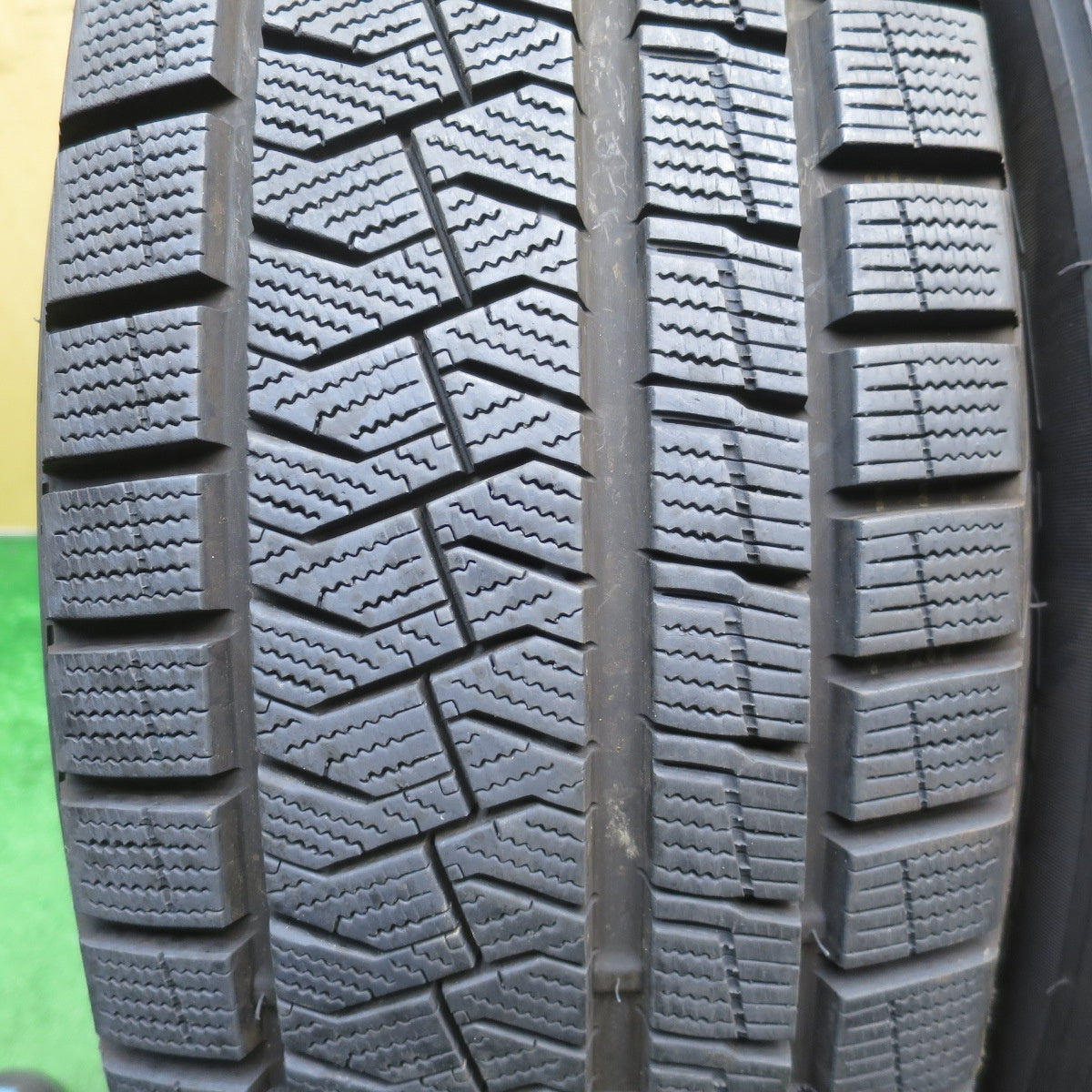 バリ溝！キレイ！9分★スタッドレス 225/65R17 ピレリ アイスアシンメトリコ プラス ESTROSA C25 エステローザ 17インチ PCD114.3/5H★6041602NJス