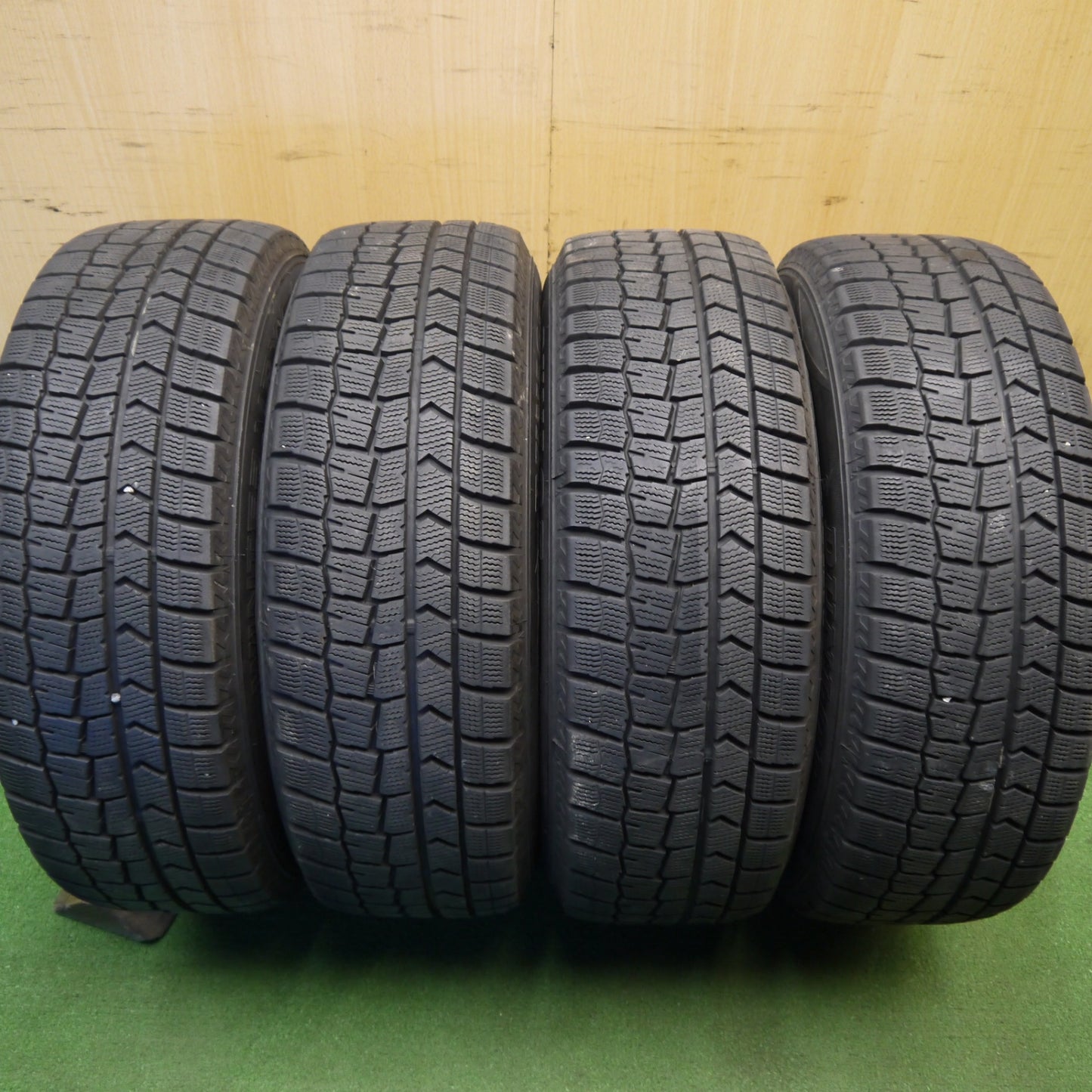 バリ溝！キレイ！9分★スタッドレス 195/65R15 ダンロップ ウインターマックス WM02 ravrion ラブリオン 15インチ PCD114.3/5H★6030402Hス