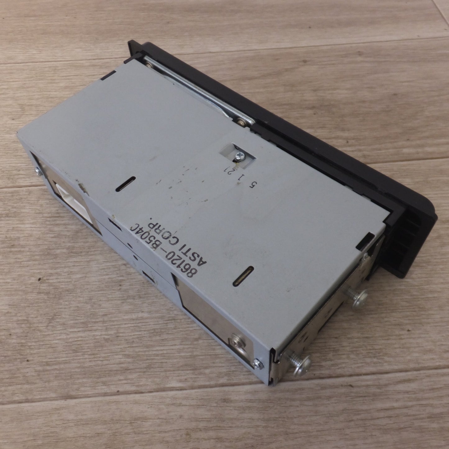 [送料無料] ★ASTI製 ダイハツ 純正 スピーカー内蔵 AM/FMラジオ 86120-B5040[14-4]★