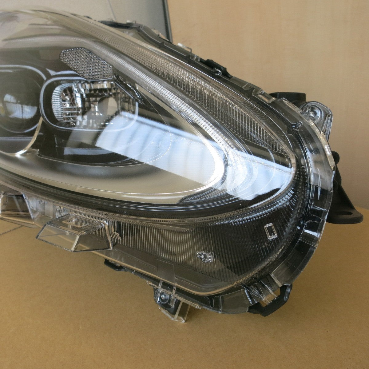 [送料無料] 未使用◆トヨタ NSP170 G シエンタ 純正 ヘッドライト 右 側 ICHIKOH 52-317 81110-52N00 TOYOTA カー パーツ◆