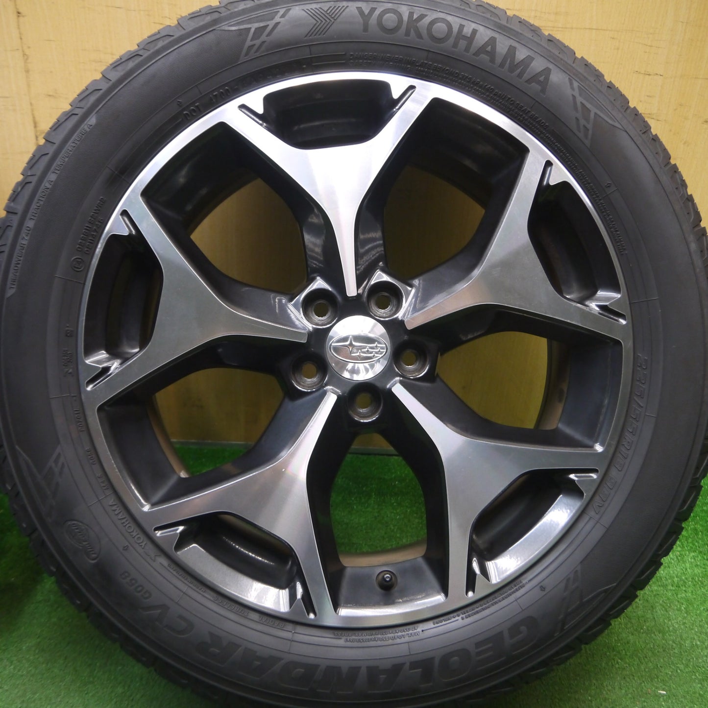 [送料無料] バリ溝！9.5分★スバル SJ フォレスター 純正 225/55R18 ヨコハマ ジオランダー CV G058 18インチ PCD100/5H★5021402Hノ