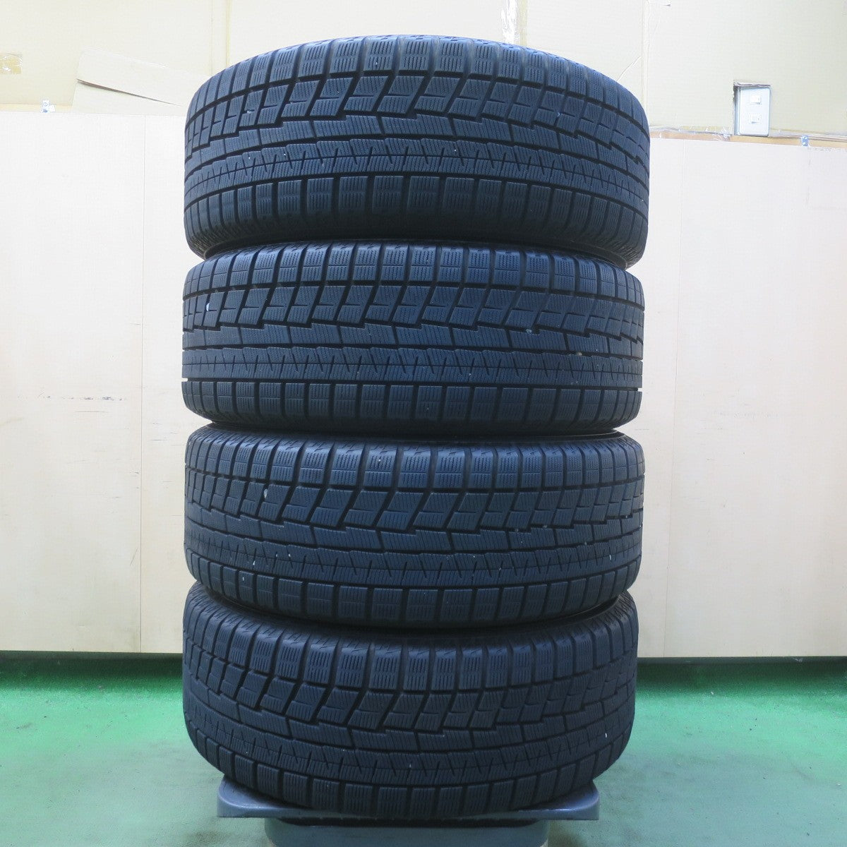 バリ溝！22年！キレイ！ほぼ10分◎スタッドレス 215/50R17 ヨコハマ アイスガード iG60 JOKER ジョーカー 17インチ PCD114.3/5H◎6062005イス