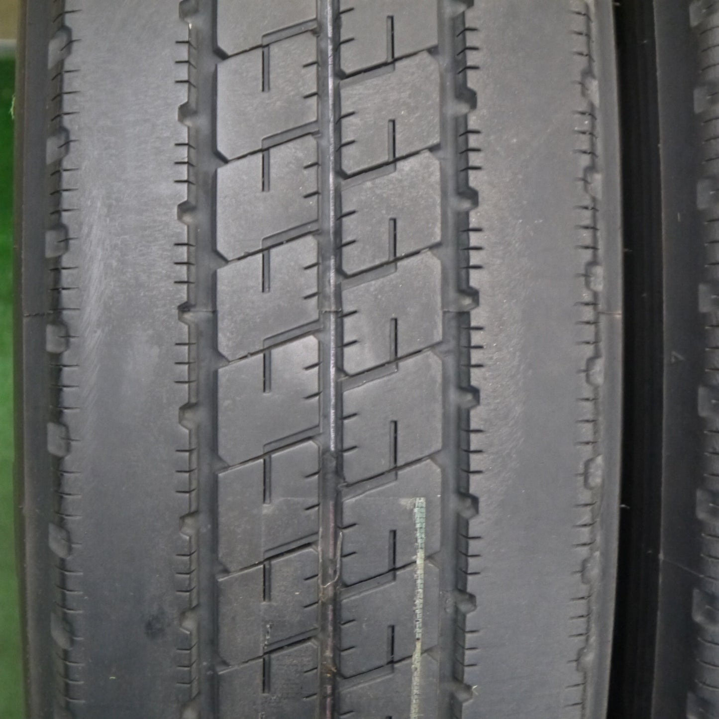 4本価格！23年★トラック タイヤ 215/70R17.5 118/116N ブリヂストン デュラビス R207 DURAVIS 17.5インチ★6053108KKスタ
