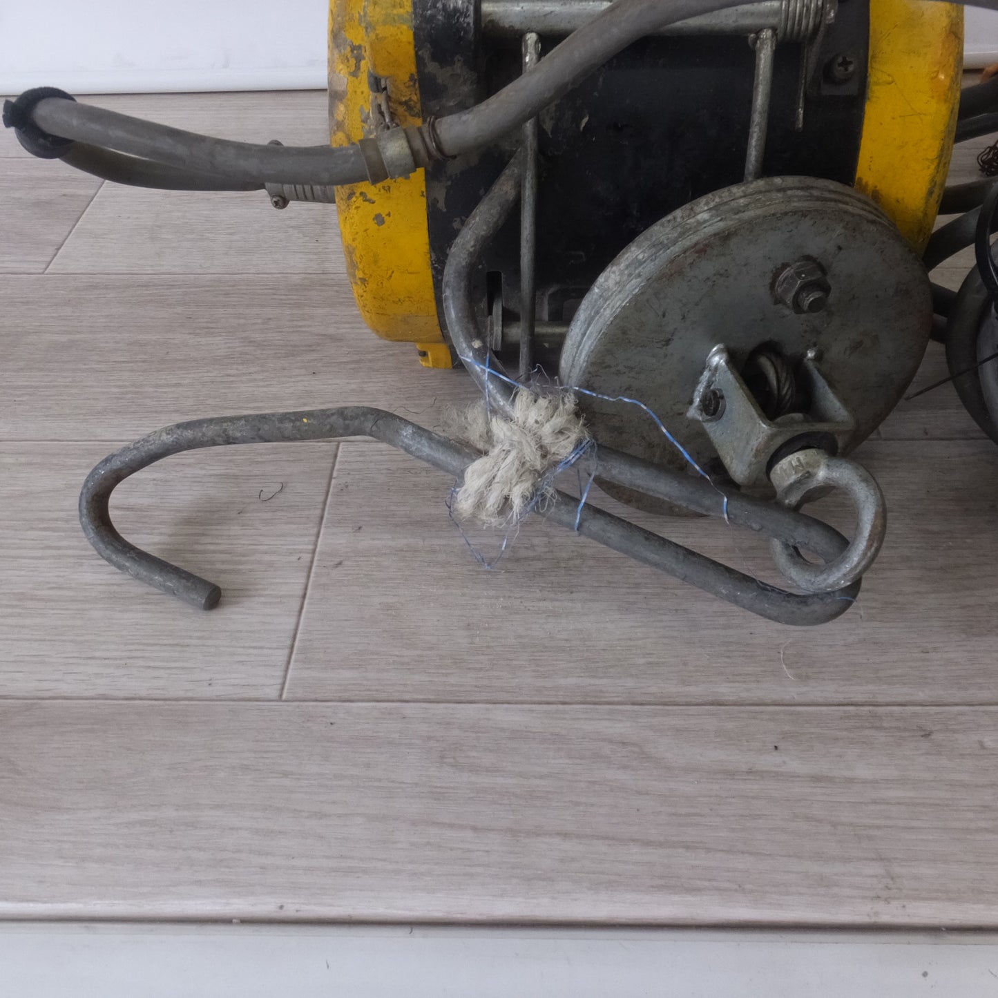 [送料無料] ★リョービ RYOBI 小型ウインチ WI-61C　最大捲上荷重 60kg 揚程 20m　100V 50/60Hz★