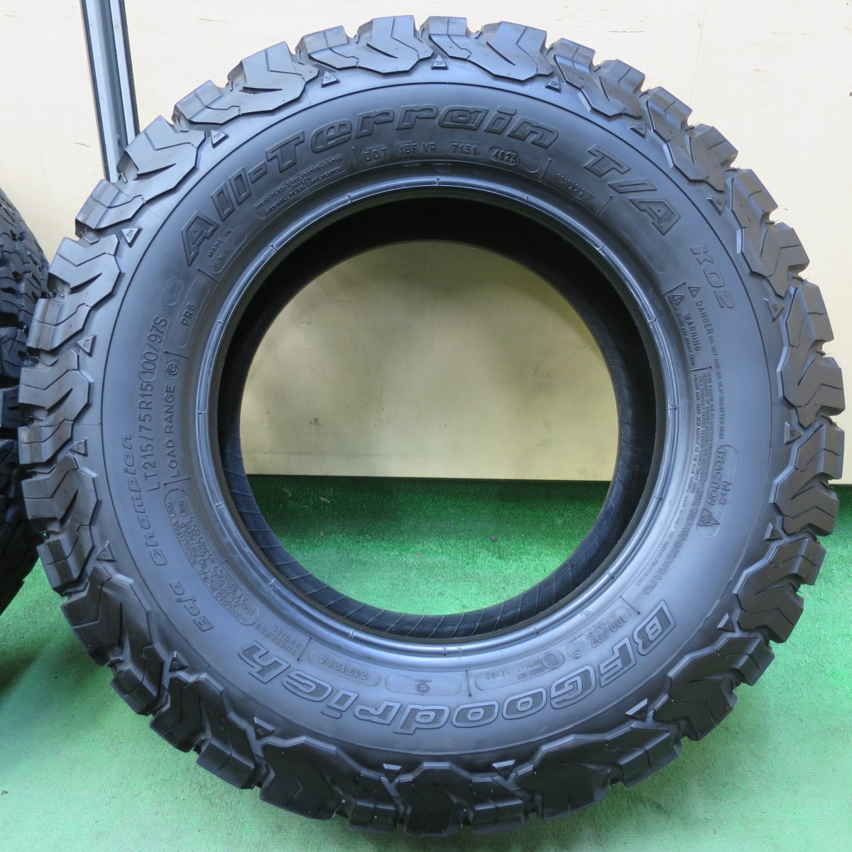 バリ溝！23年！9.5分★215/75R15 100/97S BFグッドリッチ All-Terrain T/A KO2 タイヤ 15インチ ジムニー シエラ 等★5072403イノタ