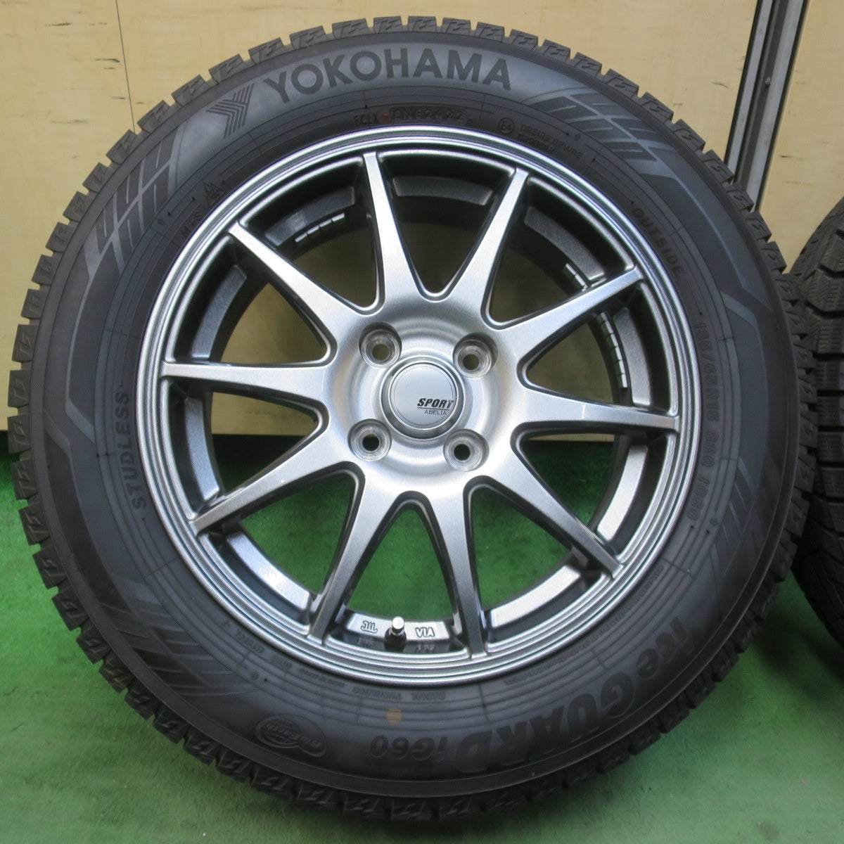 バリ溝！24年！キレイ！ほぼ10分★スタッドレス 185/65R15 ヨコハマ アイスガード iG60 SPORT ABELIA スポルト アベリア 15インチ PCD100/4H★6022109イス