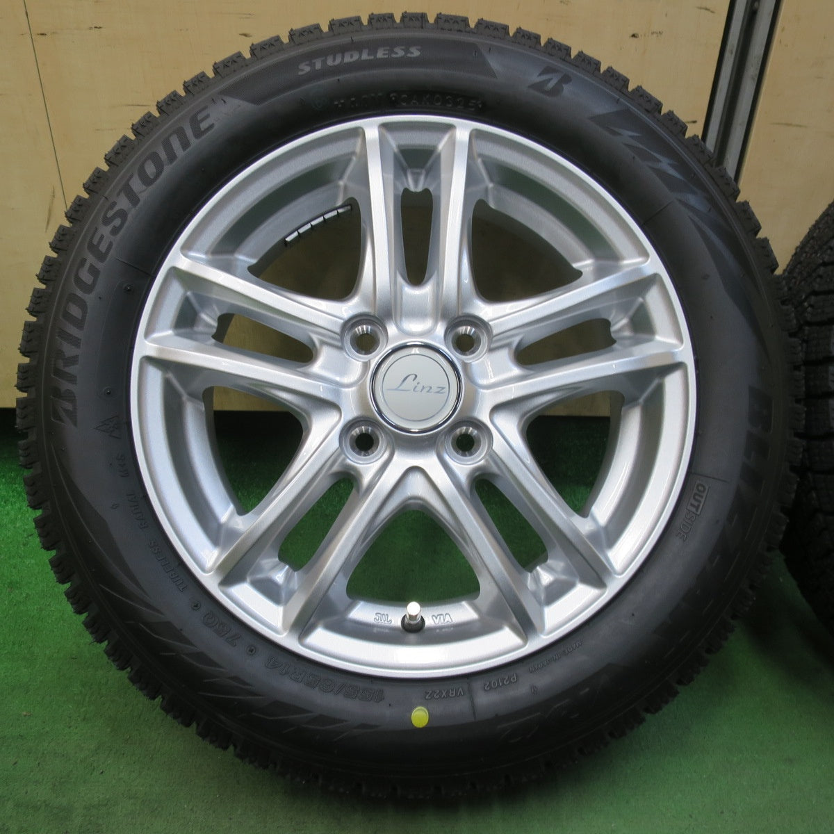 未使用！25年★スタッドレス 155/65R14 ブリヂストン ブリザック VRX2 Linz 社外 アルミ 14インチ PCD100/4H★5102708イス