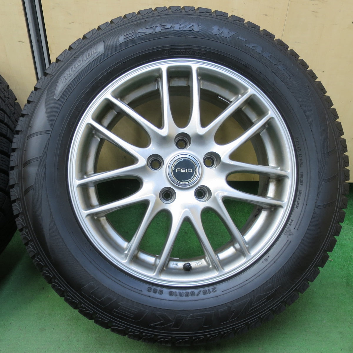 バリ溝！9分★スタッドレス 215/65R16 ファルケン エスピア W-ACE FEID 16インチ PCD114.3/5H★5072805イス