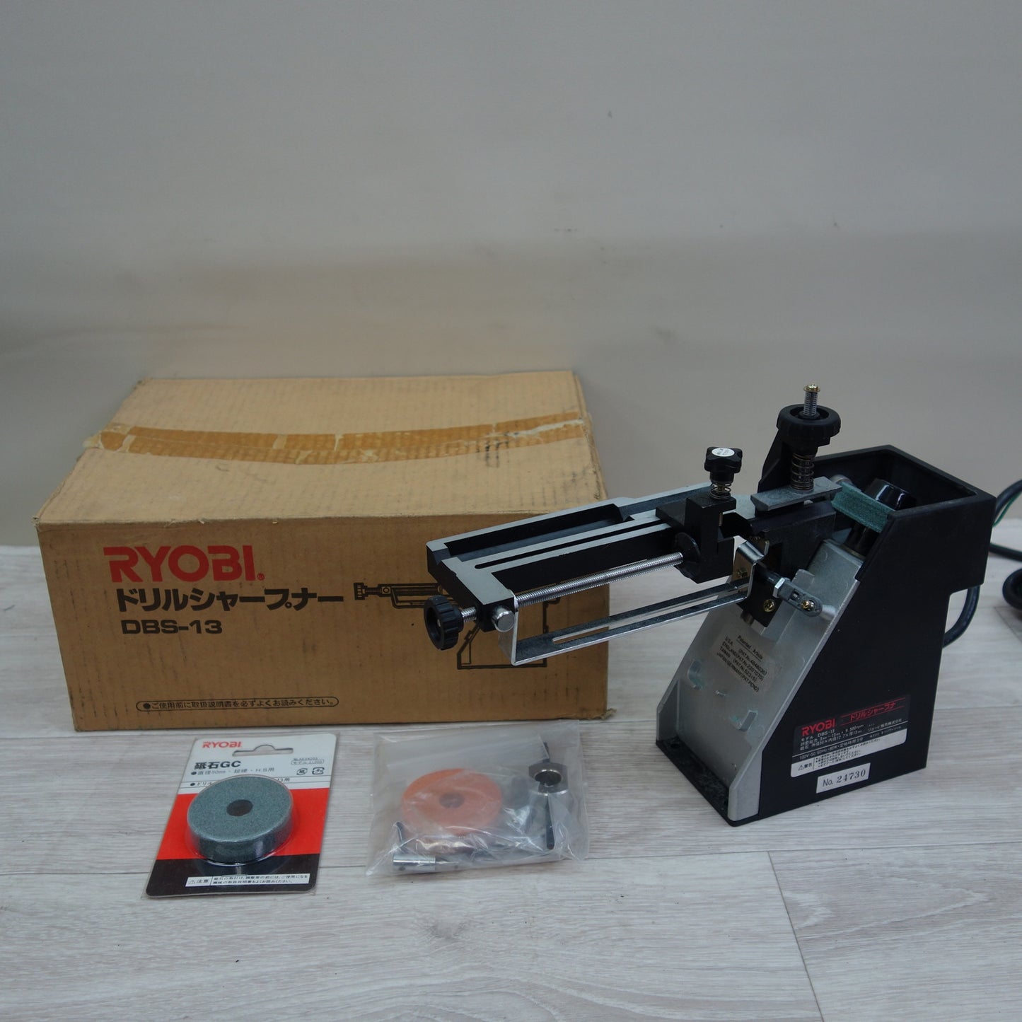 [送料無料] 付属品付き☆RYOBI リョービ ドリルシャープナー DBS-13 電動 工具 ドリル 研磨 機☆