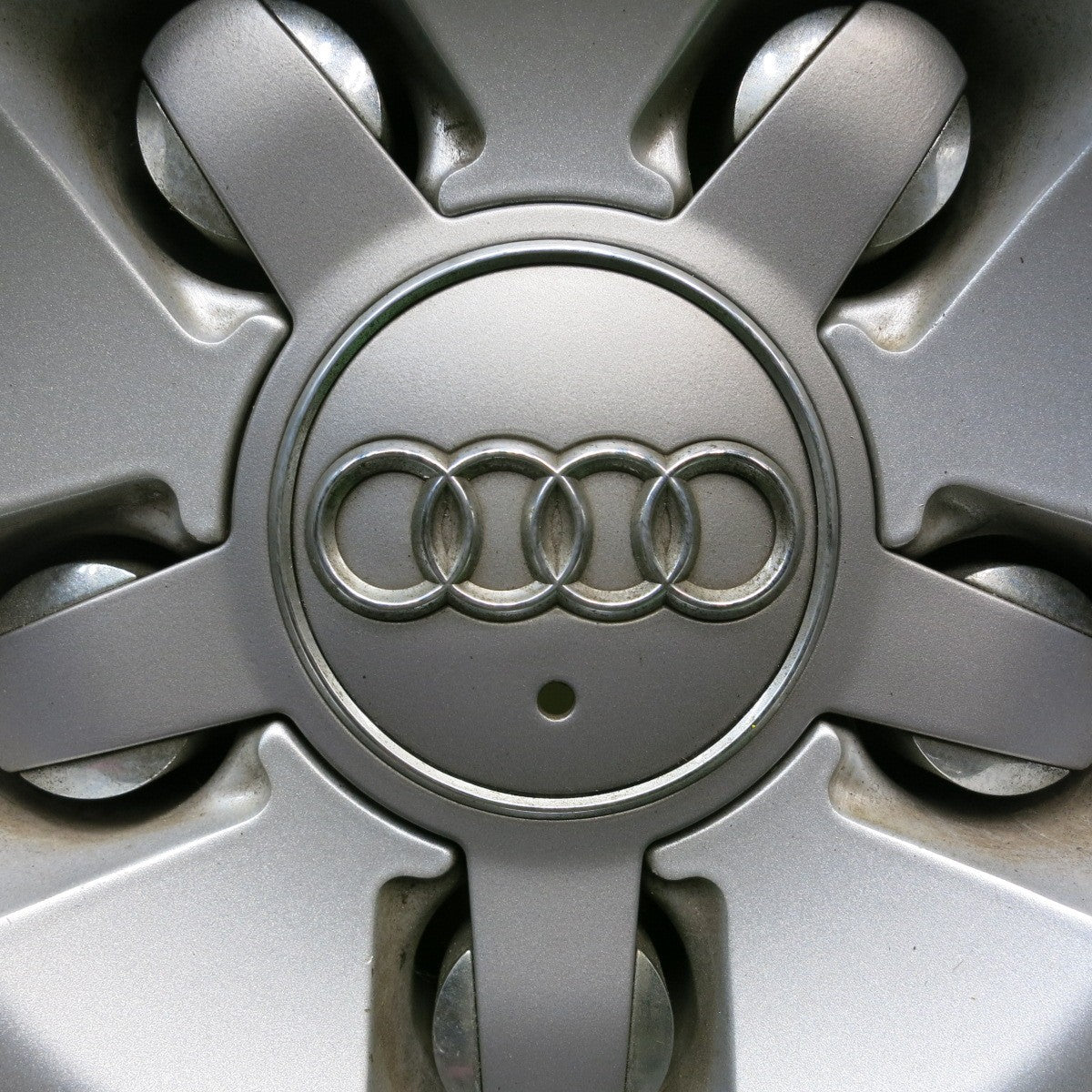 バリ溝！9分★アウディ Q5 純正 235/65R17 ミシュラン LATITUDE X-ICE XI2 17インチ PCD112/5H★5102312HAス