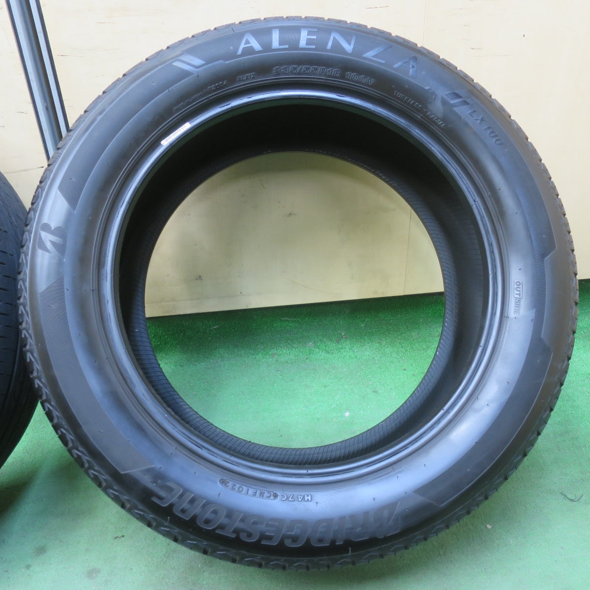 バリ溝！24年！9.5分★235/55R18 ブリヂストン アレンザ LX100 ALENZA タイヤ 18インチ ハリアー RAV4 等★6021101イノタ