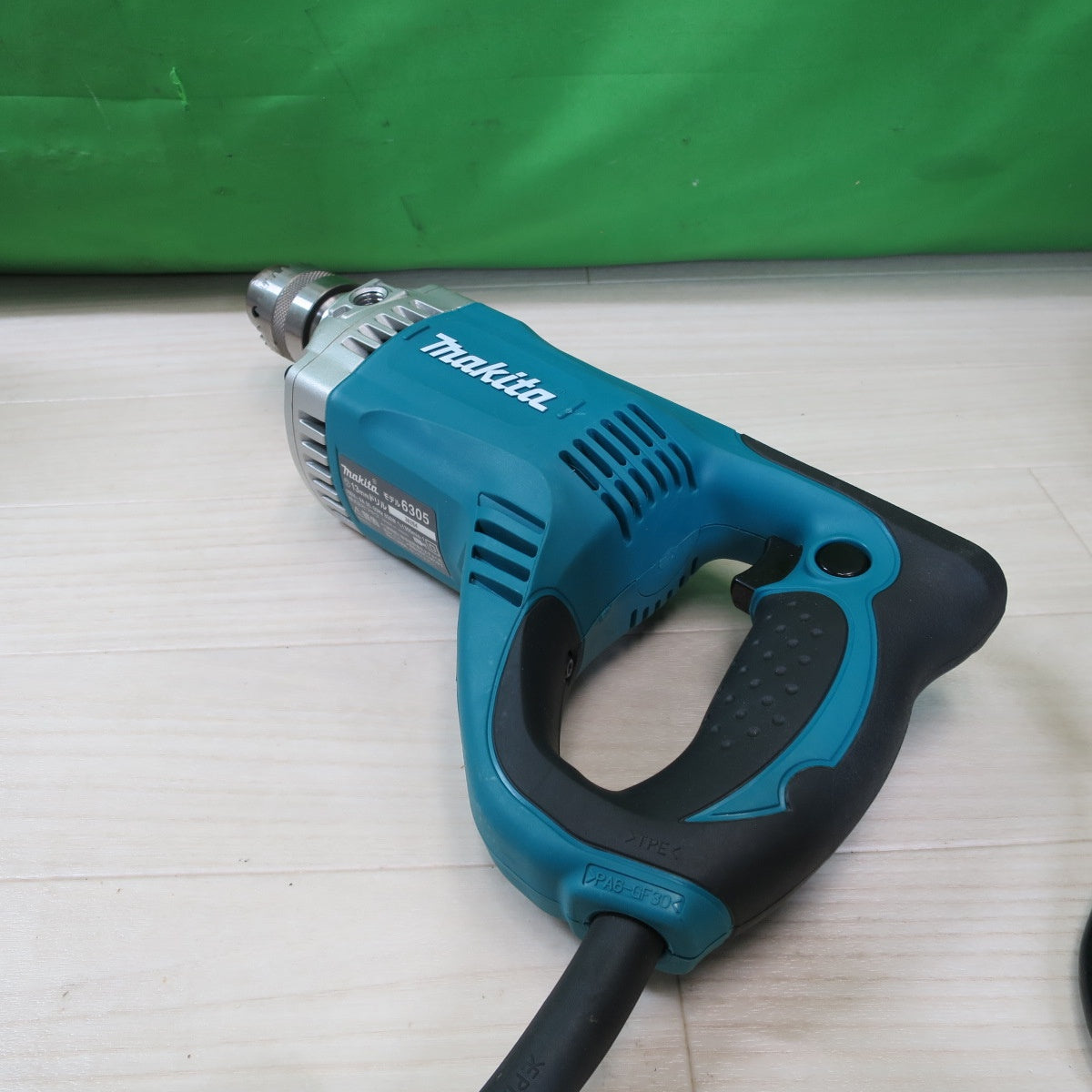[送料無料] キレイ☆マキタ 13mm 電動 電気 ドリル 100V 6305 穴あけ 電動 工具☆