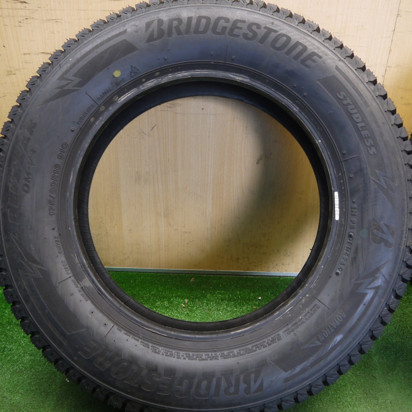 未使用★ジムニー 等 175/80R16 スタッドレス ブリヂストン ブリザック DM-V3 タイヤ 16インチ★6052602Hスタ
