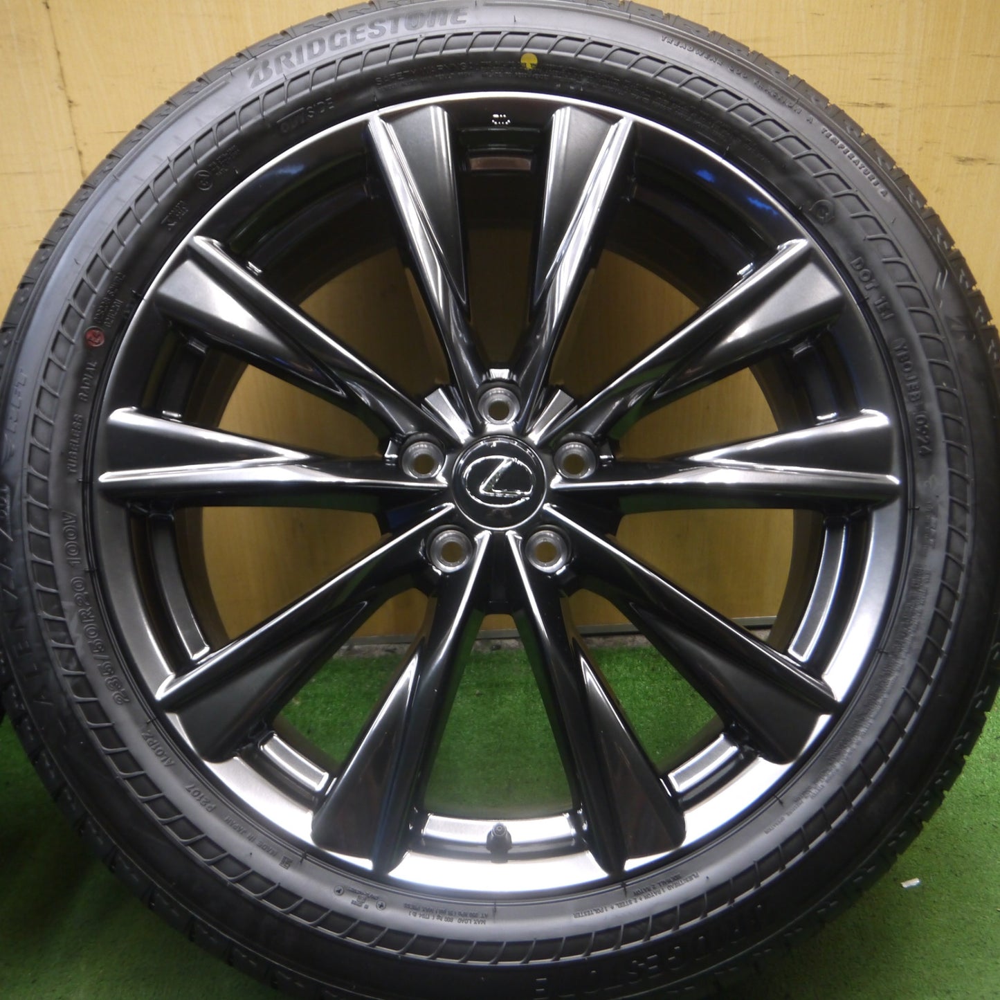 *送料無料* 新車外し！24年★レクサス NX Fスポーツ 純正 235/50R20 ブリヂストン アレンザ 001 RFT 20インチ PCD114.3/5H★4061212Hノ