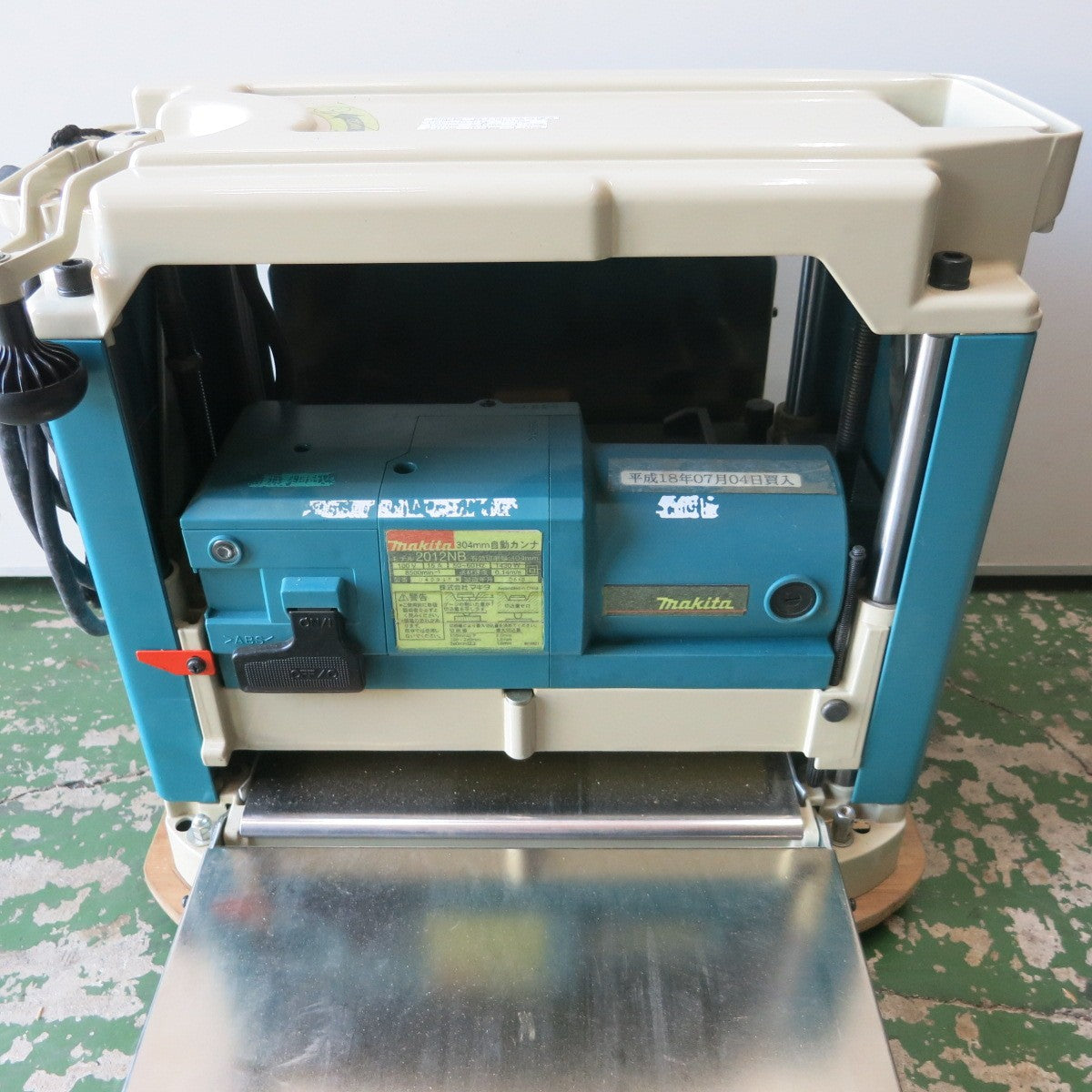 [送料無料] ◆マキタ 304mm 自動 カンナ 2012NB 電動 工具 かんな 鉋 makita 切削 木材 加工 100V◆